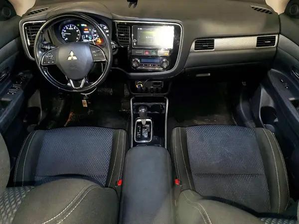 JA4AZ3A38HZ036007 2017 MITSUBISHI OUTLANDER - Image 8