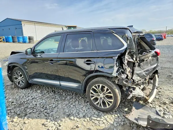 JA4AZ3A38HZ037108 2017 MITSUBISHI OUTLANDER - Image 2
