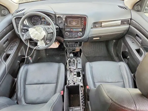 JA4AZ3A38HZ037108 2017 MITSUBISHI OUTLANDER - Image 8