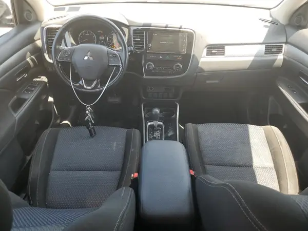 JA4AZ3A38HZ037920 2017 MITSUBISHI OUTLANDER - Image 8