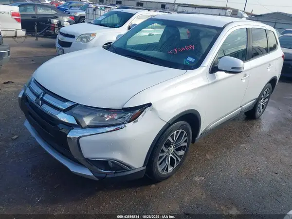 JA4AZ3A38HZ044981 2017 MITSUBISHI OUTLANDER - Image 2