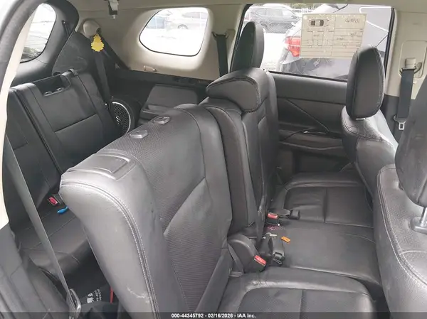 JA4AZ3A38HZ050019 2017 MITSUBISHI OUTLANDER - Image 8