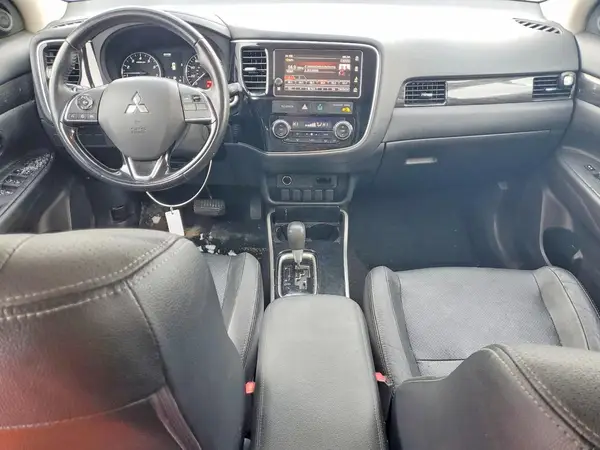 JA4AZ3A38HZ050053 2017 MITSUBISHI OUTLANDER - Image 8