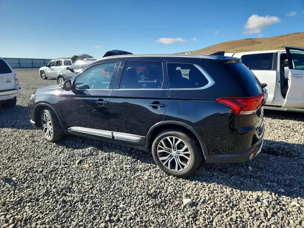 JA4AZ3A38HZ070514 2017 MITSUBISHI OUTLANDER - Image 2