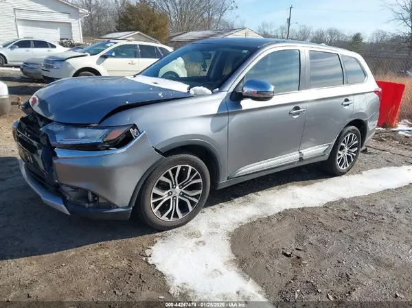 JA4AZ3A38JJ001133 2018 MITSUBISHI OUTLANDER - Image 2