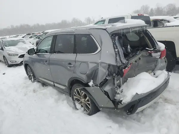 JA4AZ3A38JJ001519 2018 MITSUBISHI OUTLANDER - Image 2