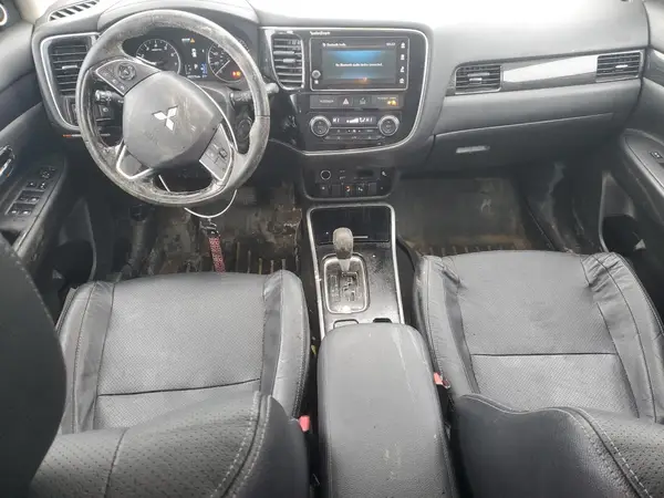 JA4AZ3A38JJ001519 2018 MITSUBISHI OUTLANDER - Image 8