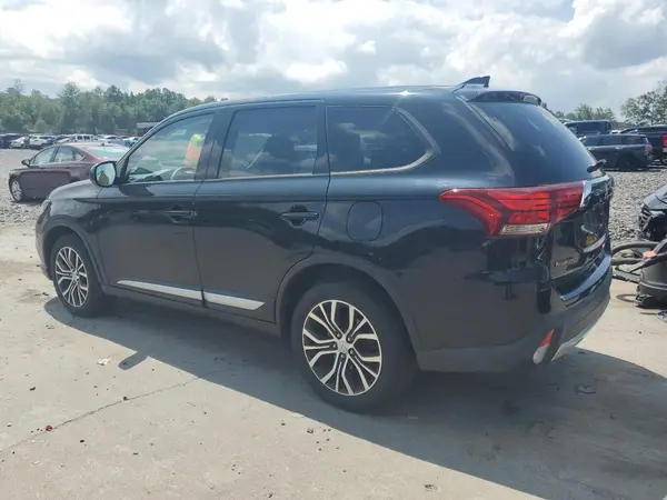 JA4AZ3A38JJ003397 2018 MITSUBISHI OUTLANDER - Image 2