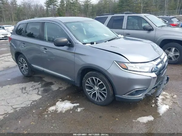 JA4AZ3A38JJ003545 2018 MITSUBISHI OUTLANDER - Image 1