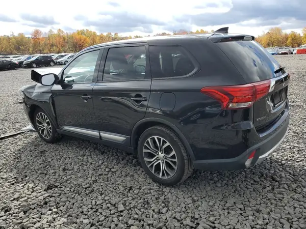 JA4AZ3A38JJ004582 2018 MITSUBISHI OUTLANDER - Image 2