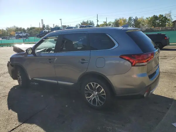 JA4AZ3A38JJ005182 2018 MITSUBISHI OUTLANDER - Image 2