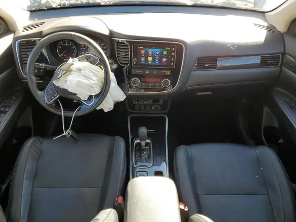JA4AZ3A38JJ005182 2018 MITSUBISHI OUTLANDER - Image 8