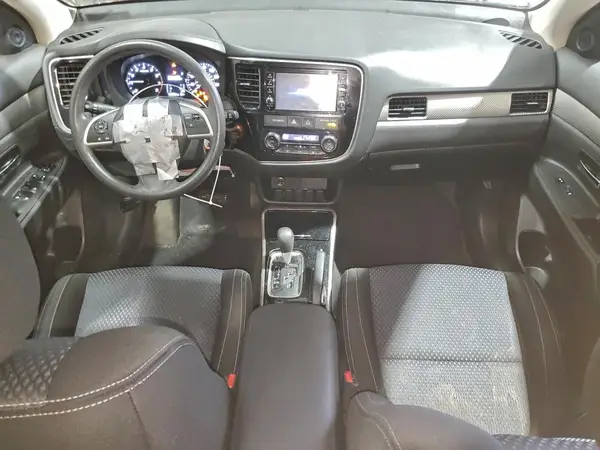 JA4AZ3A38JJ005232 2018 MITSUBISHI OUTLANDER - Image 8