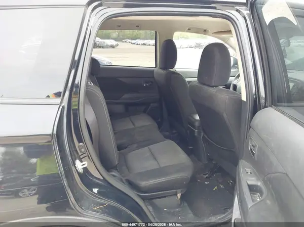 JA4AZ3A38JJ006283 2018 MITSUBISHI OUTLANDER - Image 8
