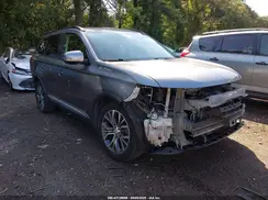 JA4AZ3A38JZ005197 2018 MITSUBISHI OUTLANDER