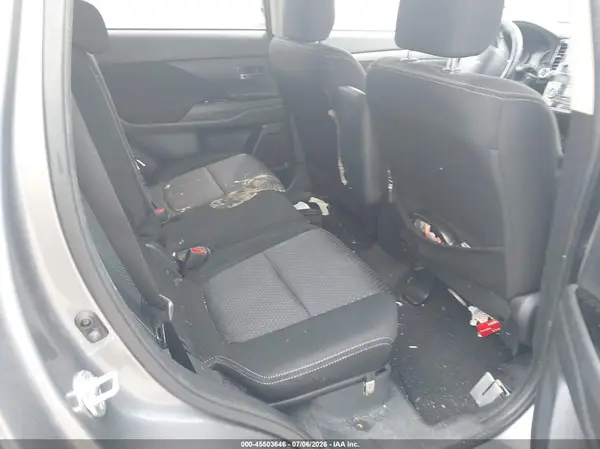 JA4AZ3A38JZ008648 2018 MITSUBISHI OUTLANDER - Image 8