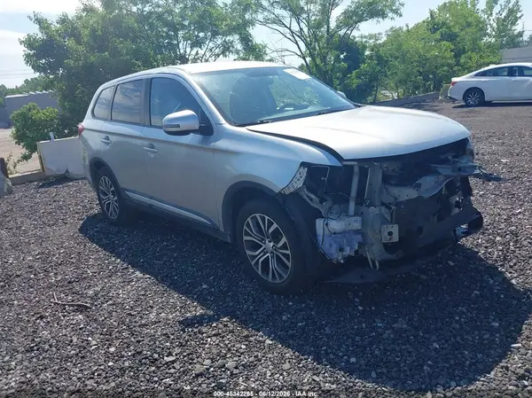 JA4AZ3A38JZ011842 2018 MITSUBISHI OUTLANDER - Image 1