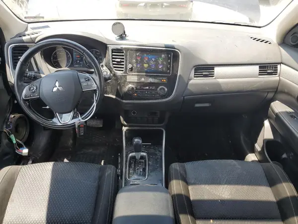 JA4AZ3A38JZ014000 2018 MITSUBISHI OUTLANDER - Image 8