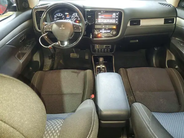 JA4AZ3A38JZ014028 2018 MITSUBISHI OUTLANDER - Image 8