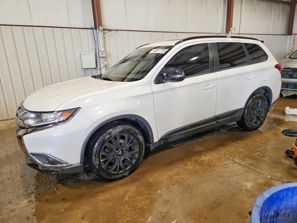 JA4AZ3A38JZ020413 2018 MITSUBISHI OUTLANDER - Image 1