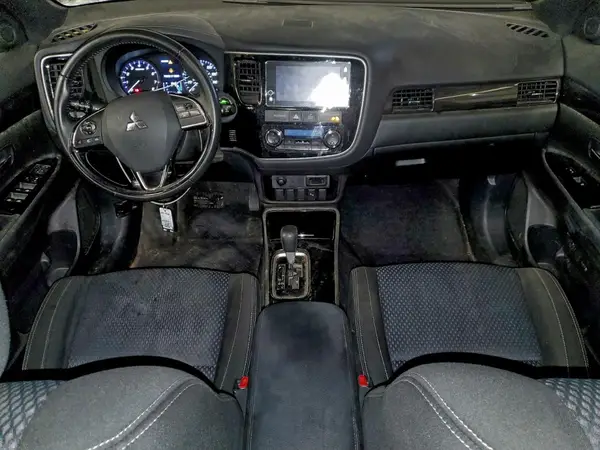 JA4AZ3A38JZ022193 2018 MITSUBISHI OUTLANDER - Image 8