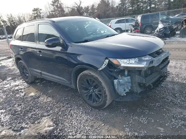 JA4AZ3A38JZ026602 2018 MITSUBISHI OUTLANDER - Image 1