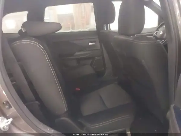 JA4AZ3A38JZ032769 2018 MITSUBISHI OUTLANDER - Image 8