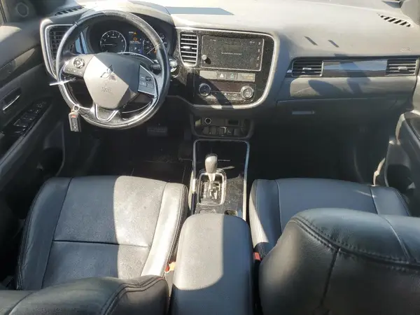 JA4AZ3A38JZ033405 2018 MITSUBISHI OUTLANDER - Image 8