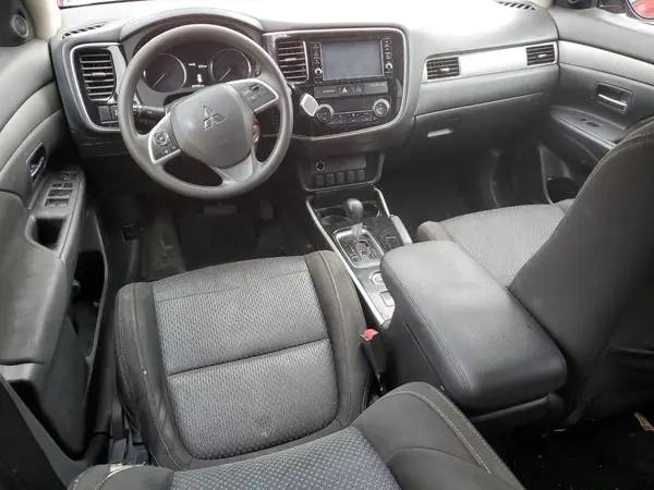 JA4AZ3A38JZ033968 2018 MITSUBISHI OUTLANDER - Image 8
