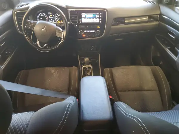 JA4AZ3A38JZ034909 2018 MITSUBISHI OUTLANDER - Image 8