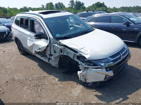 JA4AZ3A38JZ034988 2018 MITSUBISHI OUTLANDER - Image 1