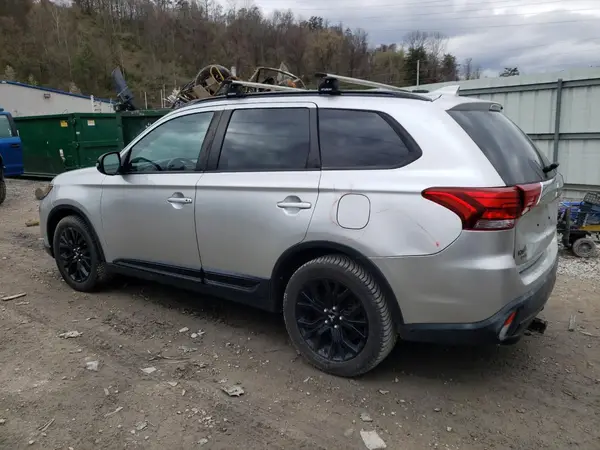 JA4AZ3A38JZ036014 2018 MITSUBISHI OUTLANDER - Image 2