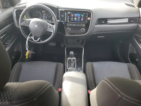 JA4AZ3A38JZ036160 2018 MITSUBISHI OUTLANDER - Image 8
