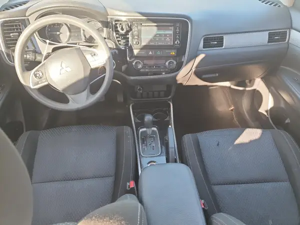 JA4AZ3A38JZ040077 2018 MITSUBISHI OUTLANDER - Image 8
