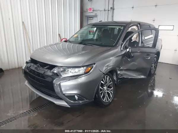 JA4AZ3A38JZ040936 2018 MITSUBISHI OUTLANDER - Image 2