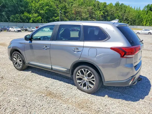 JA4AZ3A38JZ042458 2018 MITSUBISHI OUTLANDER - Image 2