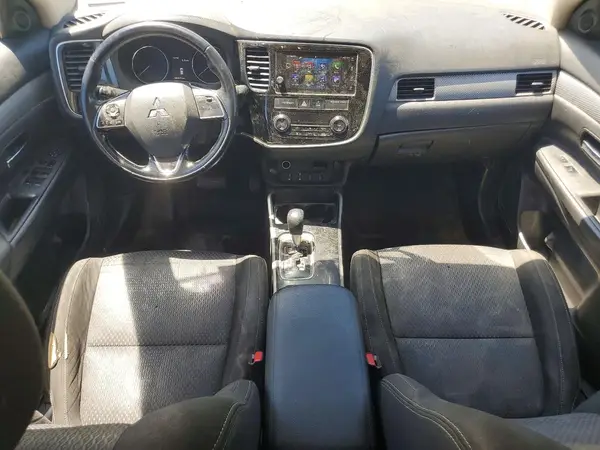 JA4AZ3A38JZ042458 2018 MITSUBISHI OUTLANDER - Image 8