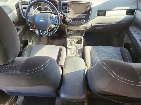 JA4AZ3A38JZ042668 2018 MITSUBISHI OUTLANDER - Image 8
