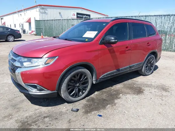 JA4AZ3A38JZ044193 2018 MITSUBISHI OUTLANDER - Image 2