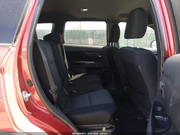 JA4AZ3A38JZ044193 2018 MITSUBISHI OUTLANDER - Image 8
