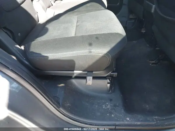 JA4AZ3A38JZ052343 2018 MITSUBISHI OUTLANDER - Image 8