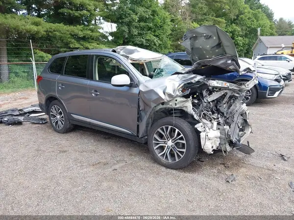 JA4AZ3A38JZ056473 2018 MITSUBISHI OUTLANDER - Image 1