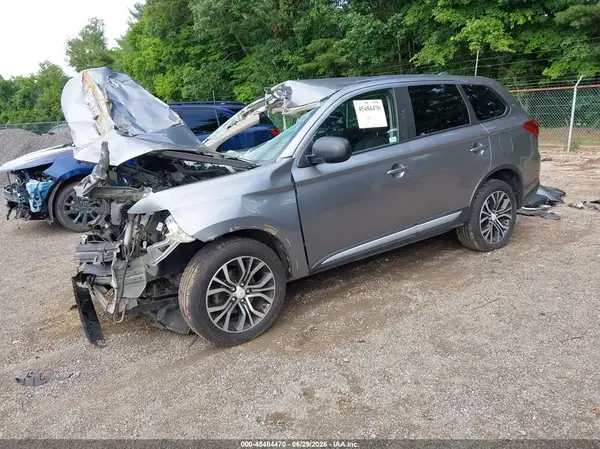 JA4AZ3A38JZ056473 2018 MITSUBISHI OUTLANDER - Image 2