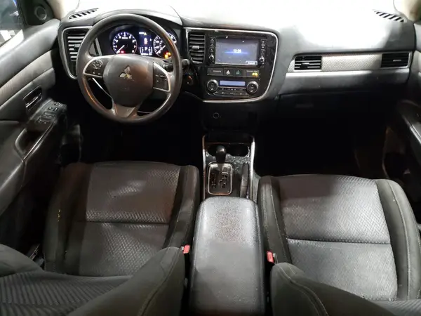 JA4AZ3A38JZ058630 2018 MITSUBISHI OUTLANDER - Image 8