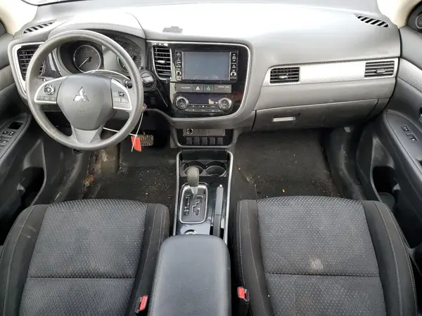 JA4AZ3A38JZ058739 2018 MITSUBISHI OUTLANDER - Image 8