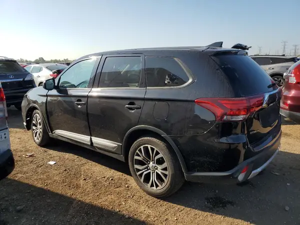 JA4AZ3A38JZ058837 2018 MITSUBISHI OUTLANDER - Image 2