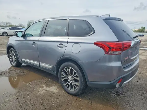 JA4AZ3A38JZ059325 2018 MITSUBISHI OUTLANDER - Image 2