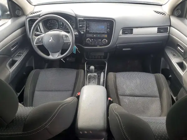 JA4AZ3A38JZ059325 2018 MITSUBISHI OUTLANDER - Image 8