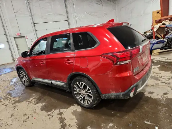 JA4AZ3A38JZ061303 2018 MITSUBISHI OUTLANDER - Image 2