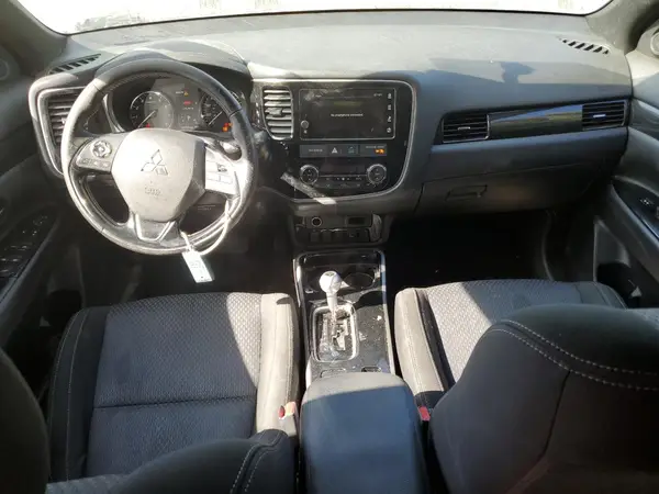 JA4AZ3A38JZ062774 2018 MITSUBISHI OUTLANDER - Image 8